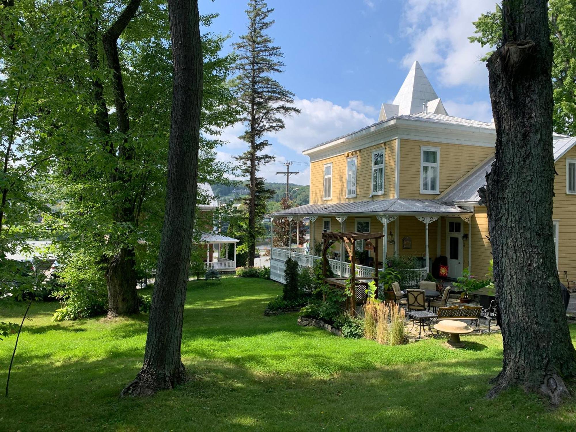 Gite Au Charme Victorien Beauceville Экстерьер фото