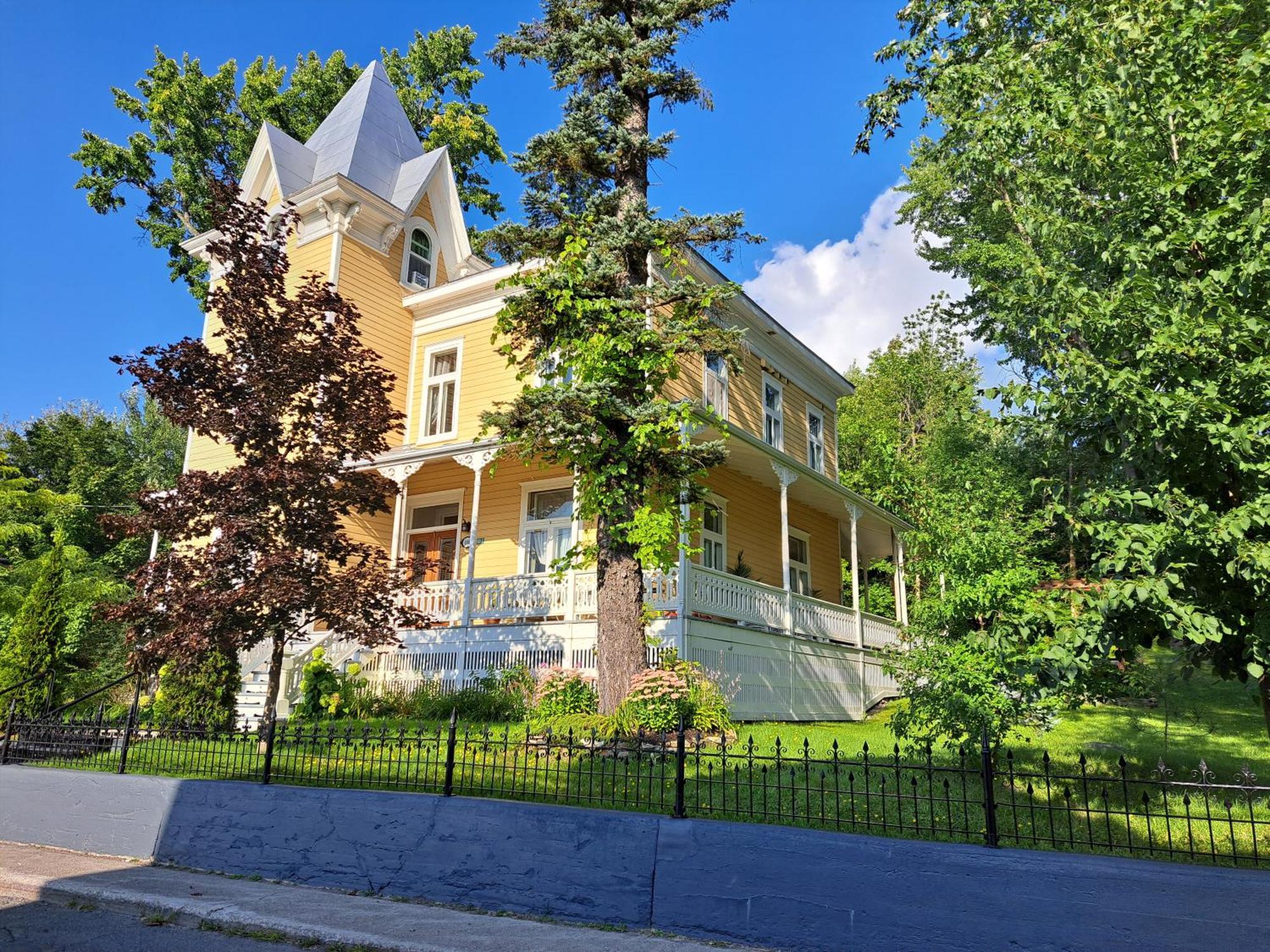 Gite Au Charme Victorien Beauceville Экстерьер фото