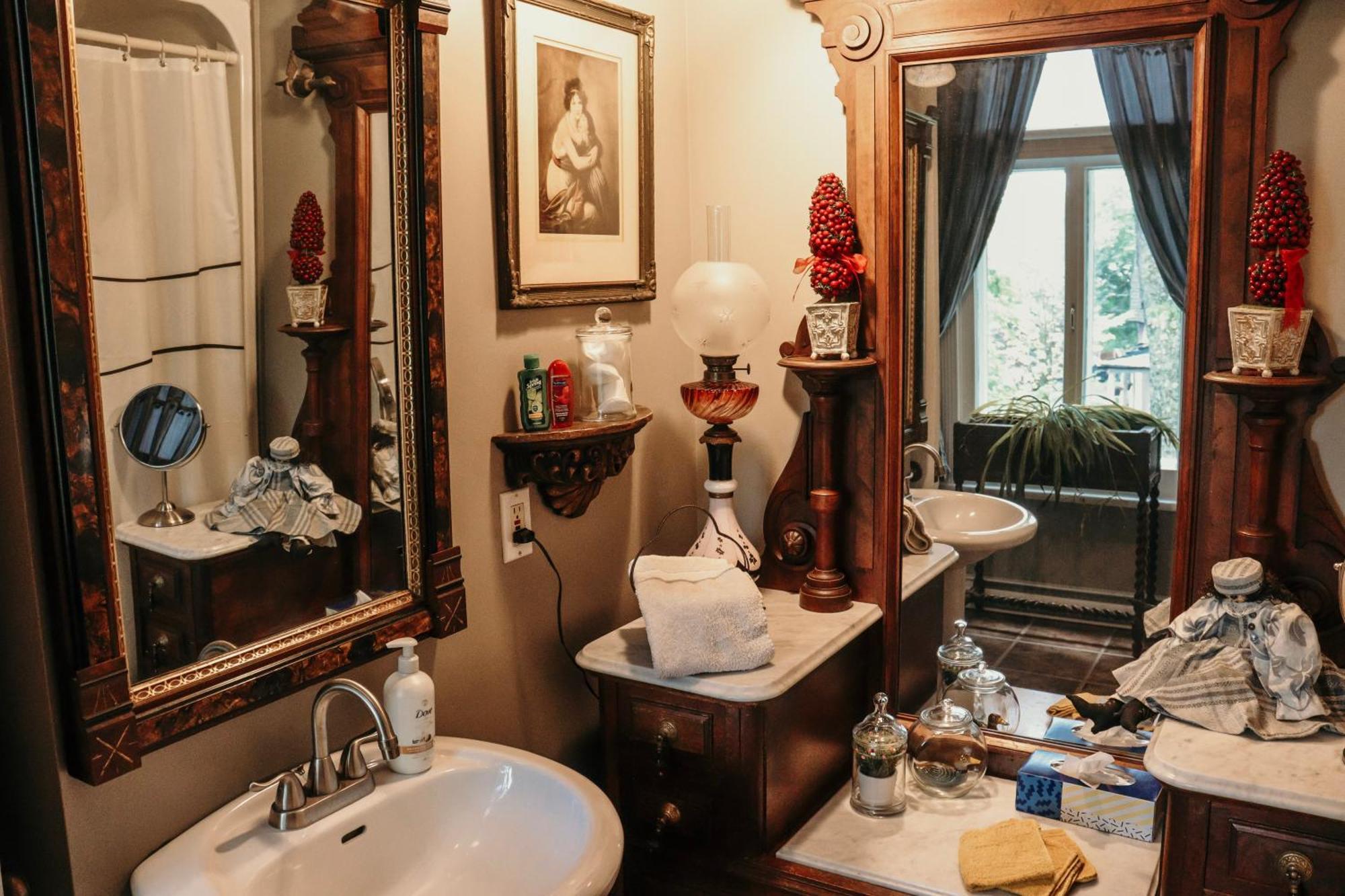 Gite Au Charme Victorien Beauceville Экстерьер фото